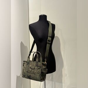 NWT Marc Jacobs small camo jacquard camo the tote bag - camo multi